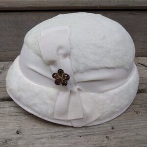 Vintage Cloche Hat Winter White Faux Fur Plush 20.5"